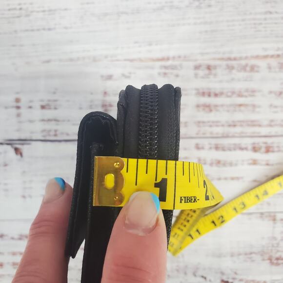 Tahari Black Front Pocket Organizer Wristlet Wallet All in one New with tag - Picture 14 of 14